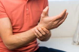 Como melhorar a dor no punho e na mão? As 4 Dicas!