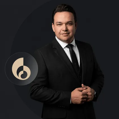 Dr. Otávio Melo